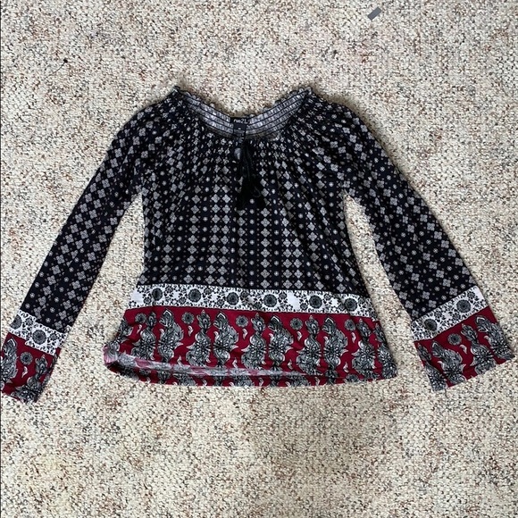 Rue21 Tops - Rue 21 patterned off the shoulder top